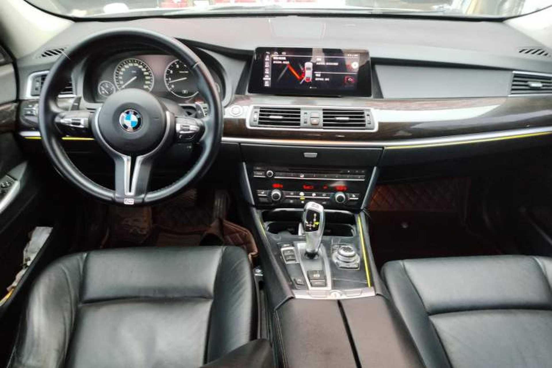 Used BMW 5 Series GT 2011 535i Elegant Edition Center Console