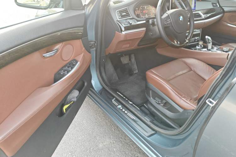 Used BMW 5 Series GT 2011 535i Elegant Edition Driver Seat