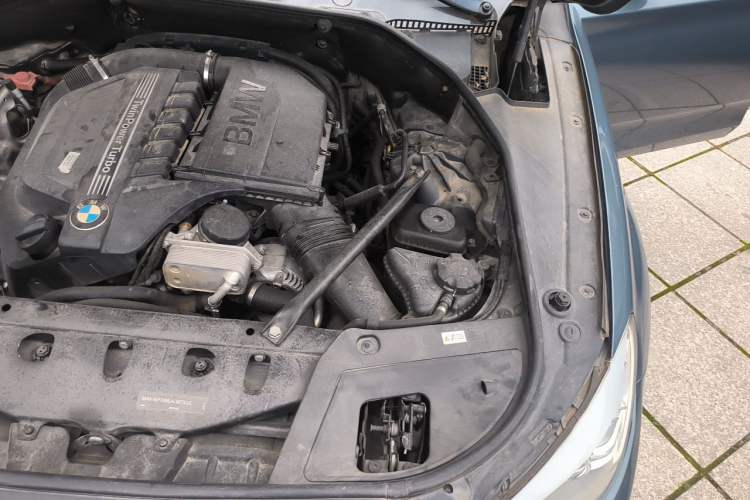 Used BMW 5 Series GT 2011 535i Elegant Edition Engine Bay Left
