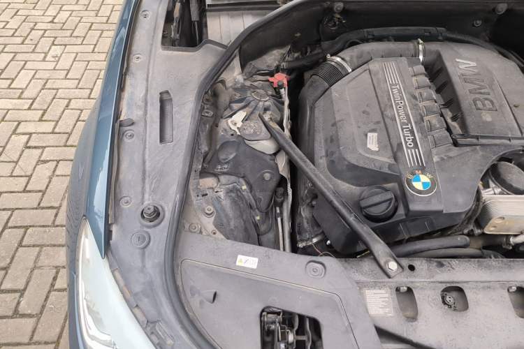 Used BMW 5 Series GT 2011 535i Elegant Edition Engine Bay Right