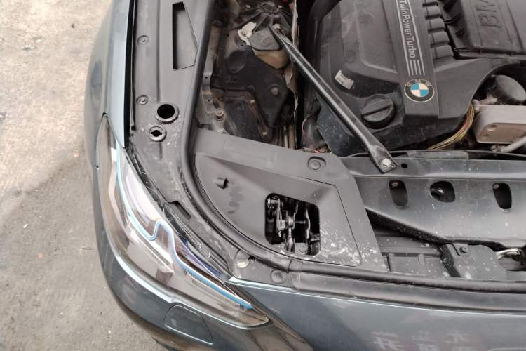 Used BMW 5 Series GT 2011 535i Elegant Edition Engine Bay Right