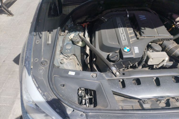 Used BMW 5 Series GT 2011 535i xDrive Luxury Edition Engine Bay Right