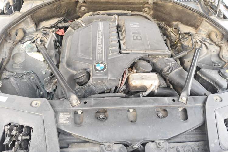 Used BMW 5 Series GT 2011 535i Elegant Edition Engine Bay