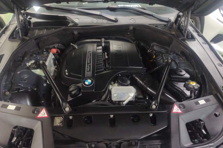 Used BMW 5 Series GT 2011 535i Elegant Edition Engine Bay