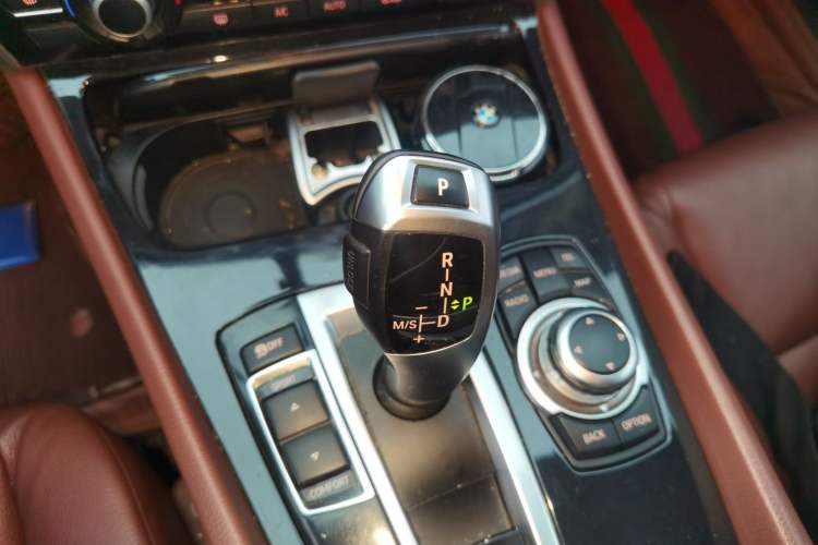 Used BMW 5 Series GT 2011 535i Elegant Edition Gear Lever