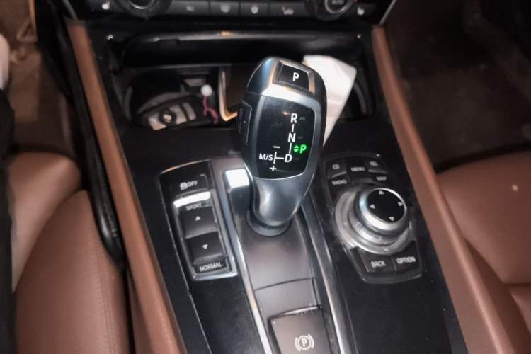 Used BMW 5 Series GT 2011 535i Elegant Edition Gear Lever