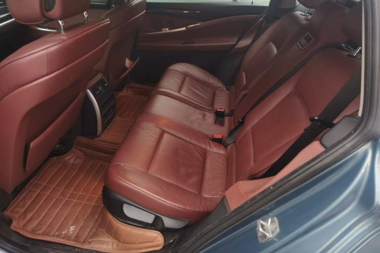 Used BMW 5 Series GT 2011 535i Elegant Edition Left Rear Seat