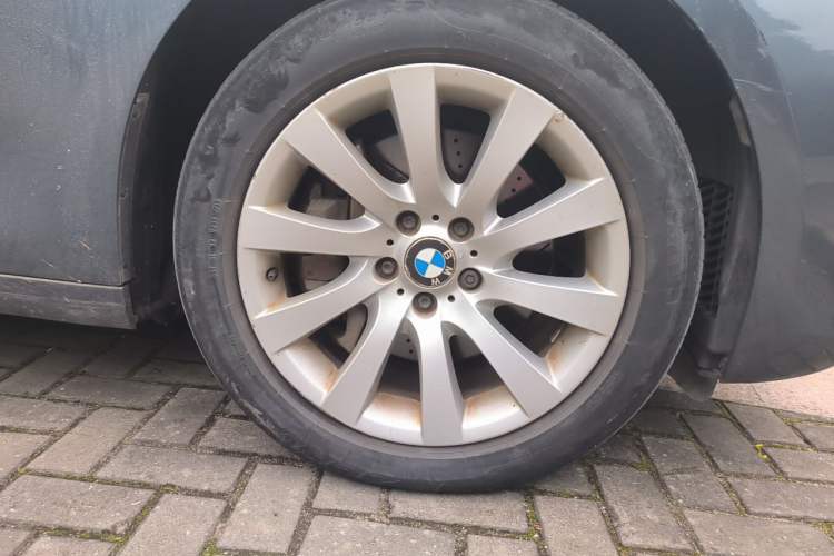 Used BMW 5 Series GT 2011 535i Elegant Edition Right Front Wheel Hub