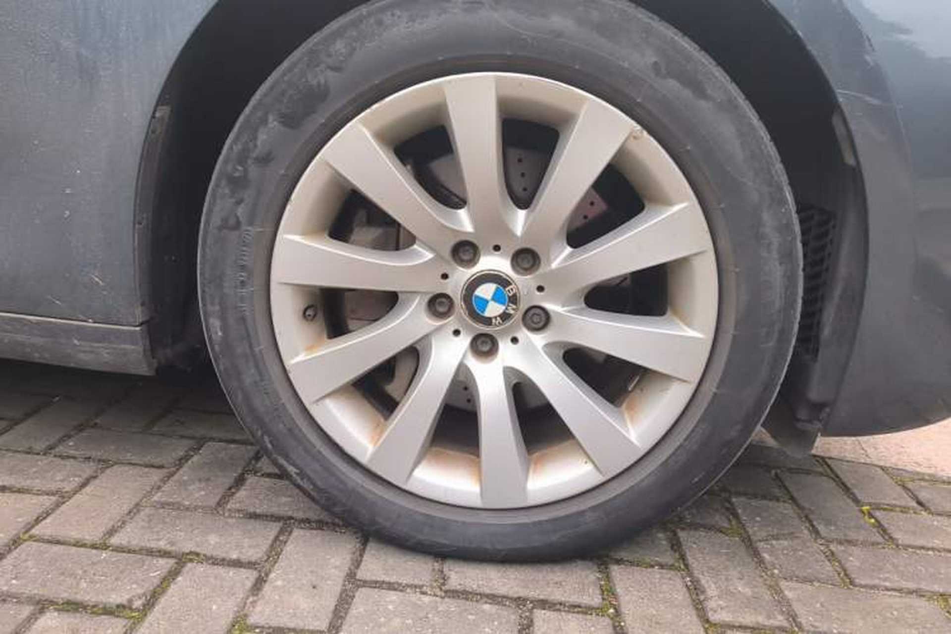 Used BMW 5 Series GT 2011 535i Elegant Edition Right Front Wheel Hub