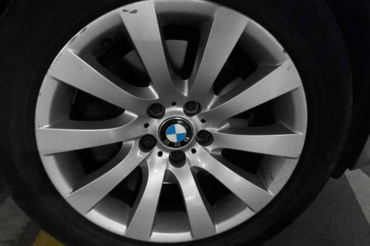 Used BMW 5 Series GT 2011 535i Elegant Edition Right Front Wheel Hub