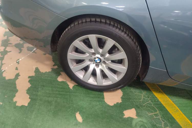 Used BMW 5 Series GT 2011 535i Elegant Edition Right Rear Wheel Hub
