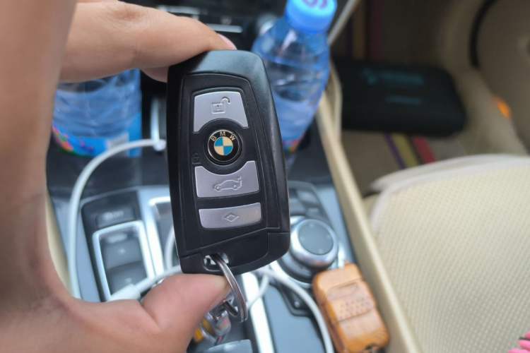 Used BMW 5 Series GT 2011 535i Elegant Edition Vehicle Key