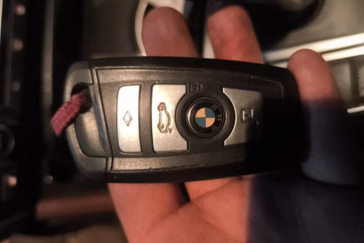 Used BMW 5 Series GT 2011 535i Elegant Edition Vehicle Key