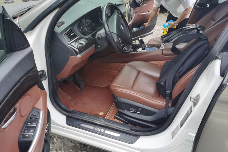 Used BMW 5 Series GT 2011 535i Elegant Edition Driver Seat