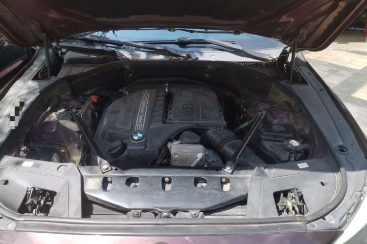 Used BMW 5 Series GT 2011 535i Elegant Edition Engine Bay