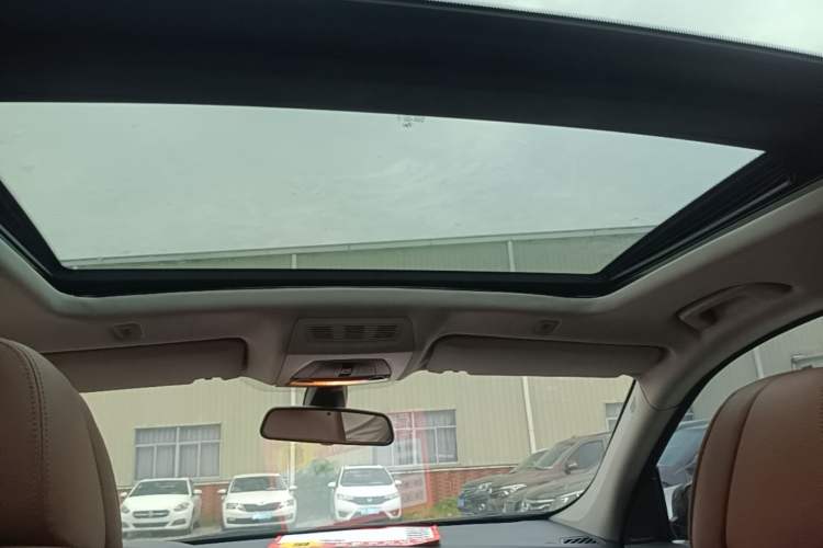 Used BMW 5 Series GT 2011 535i Elegant Edition Headliner