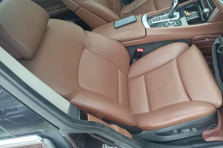 Used BMW 5 Series GT 2011 535i Elegant Edition Right Front Seat