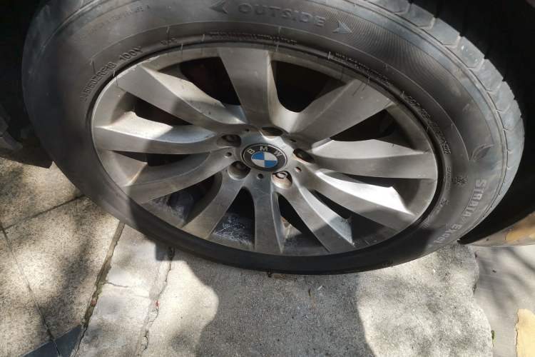 Used BMW 5 Series GT 2011 535i Elegant Edition Right Front Wheel Hub