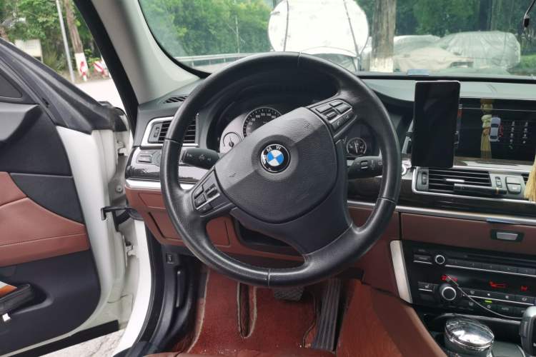 Used BMW 5 Series GT 2011 535i Elegant Edition Steering Wheel