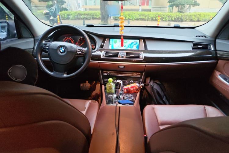 Used BMW 5 Series GT 2011 535i Elegant Edition Center Console