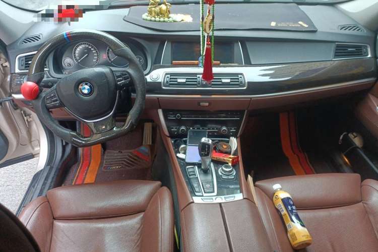 Used BMW 5 Series GT 2011 535i xDrive Luxury Edition Center Console