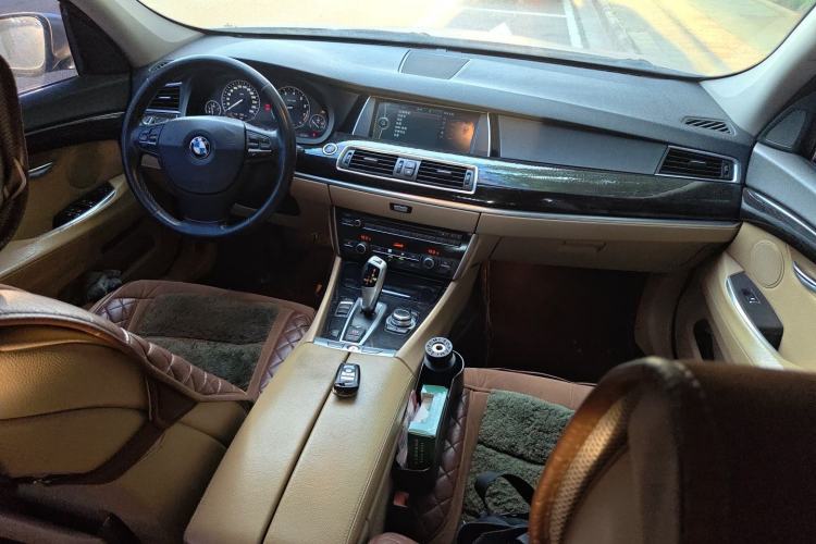 Used BMW 5 Series GT 2011 535i Elegant Edition Center Console