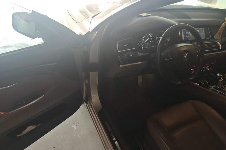 Used BMW 5 Series GT 2011 535i Elegant Edition Driver Seat