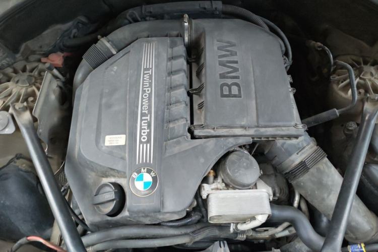 Used BMW 5 Series GT 2011 535i Elegant Edition Engine Bay