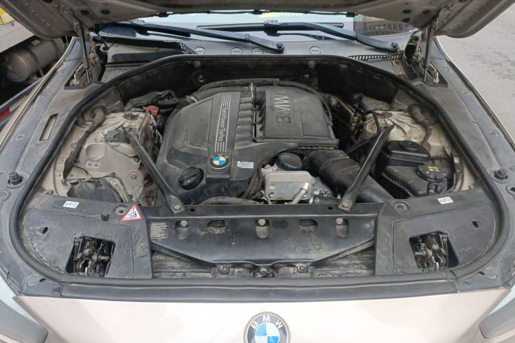 Used BMW 5 Series GT 2011 535i xDrive Luxury Edition Engine Bay