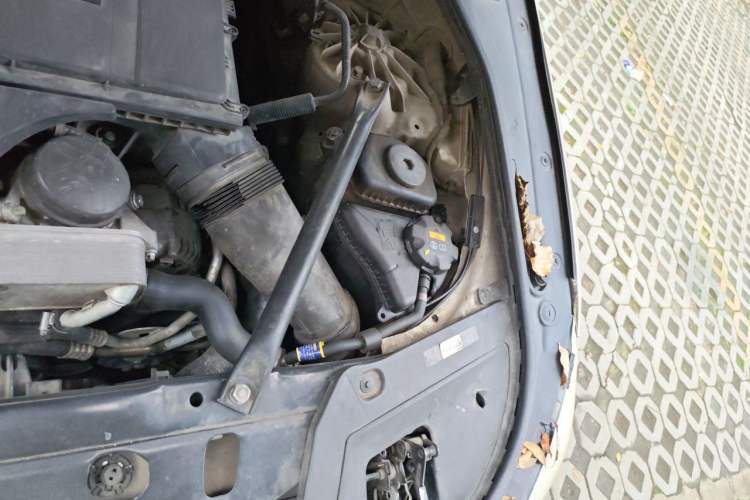 Used BMW 5 Series GT 2011 535i Elegant Edition Engine Bay Left