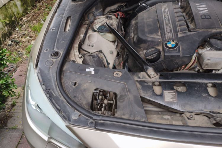 Used BMW 5 Series GT 2011 535i Elegant Edition Engine Bay Right