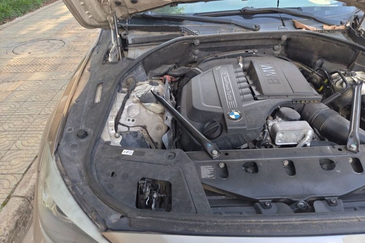 Used BMW 5 Series GT 2011 535i Elegant Edition Engine Bay Right