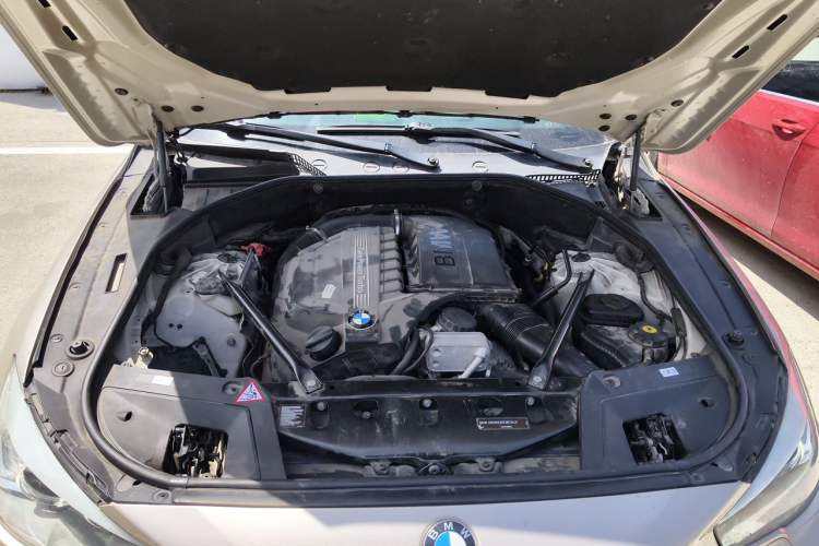 Used BMW 5 Series GT 2011 535i xDrive Luxury Edition Engine Bay