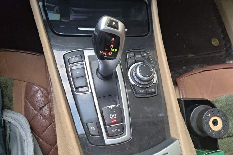 Used BMW 5 Series GT 2011 535i Elegant Edition Gear Lever