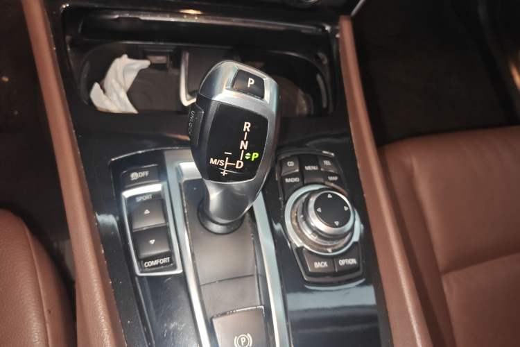 Used BMW 5 Series GT 2011 535i Elegant Edition Gear Lever