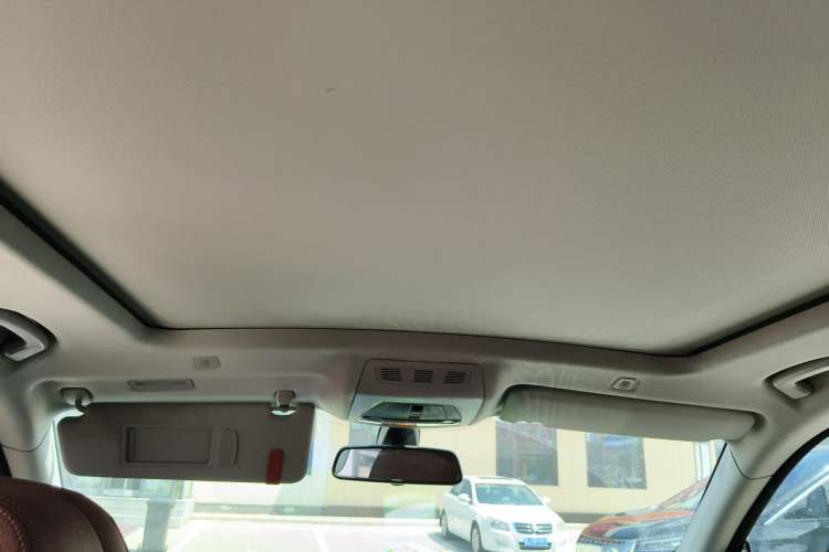 Used BMW 5 Series GT 2011 535i xDrive Luxury Edition Headliner