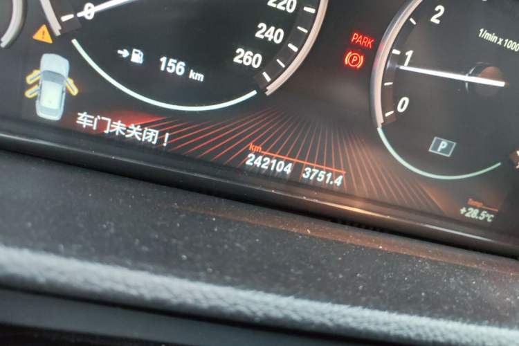 Used BMW 5 Series GT 2011 535i Elegant Edition Odometer Close Up