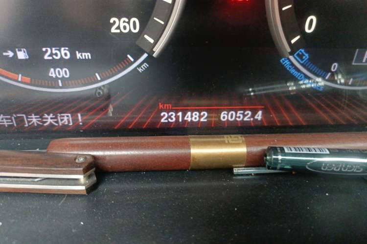 Used BMW 5 Series GT 2011 535i xDrive Luxury Edition Odometer Close Up