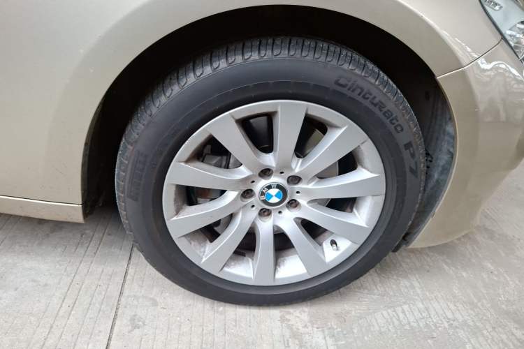 Used BMW 5 Series GT 2011 535i Elegant Edition Right Front Wheel Hub