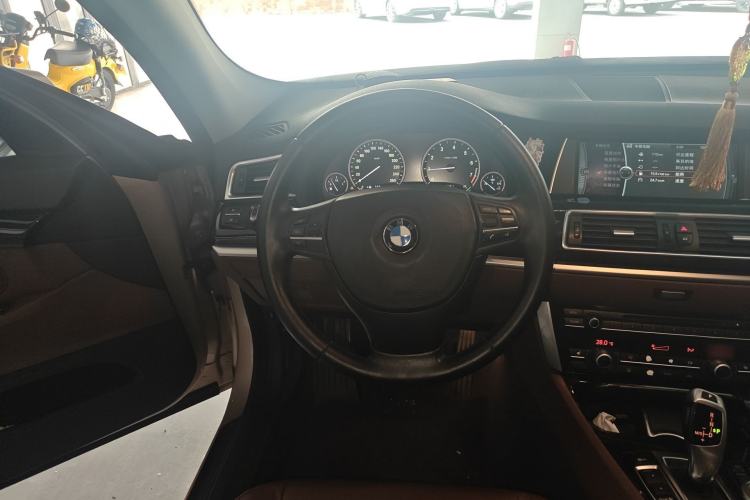 Used BMW 5 Series GT 2011 535i Elegant Edition Steering Wheel