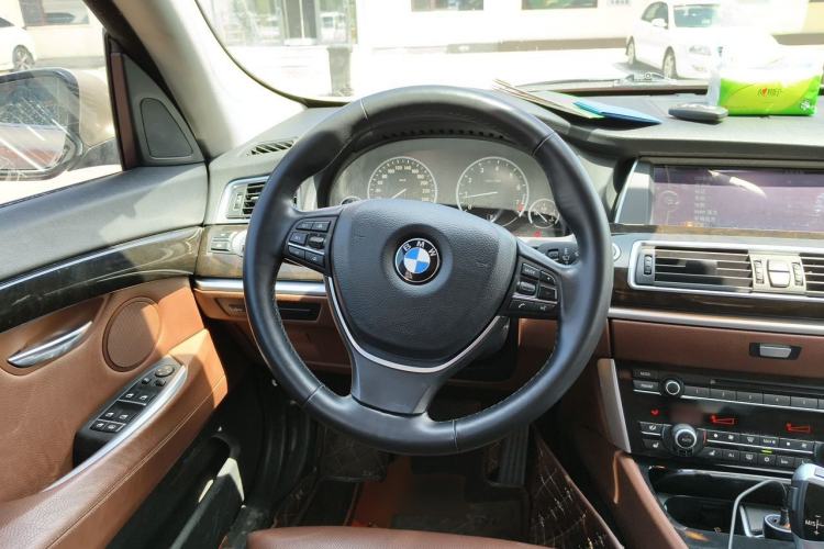 Used BMW 5 Series GT 2011 535i xDrive Luxury Edition Steering Wheel