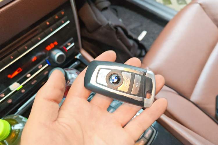 Used BMW 5 Series GT 2011 535i Elegant Edition Vehicle Key