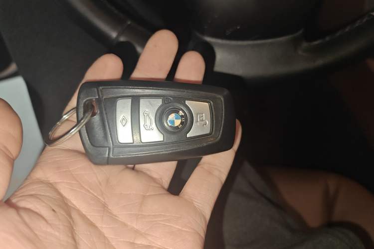 Used BMW 5 Series GT 2011 535i Elegant Edition Vehicle Key