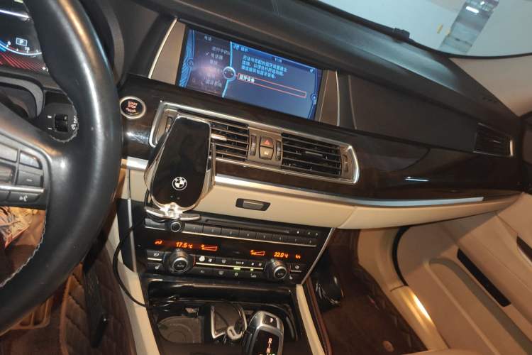 Used BMW 5 Series GT 2011 535i Elegant Edition Audio And AC Panel