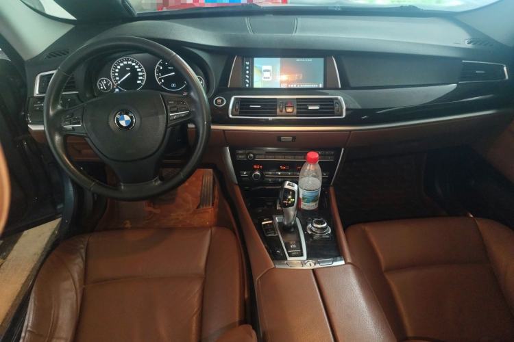 Used BMW 5 Series GT 2011 535i Elegant Edition Center Console