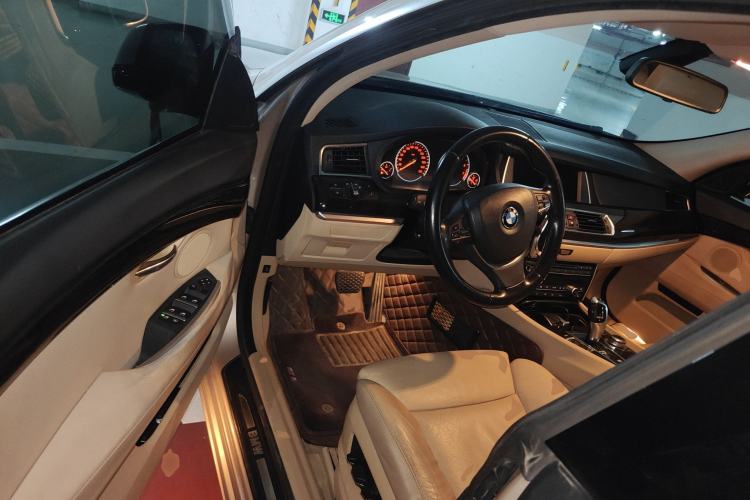 Used BMW 5 Series GT 2011 535i Elegant Edition Driver Seat