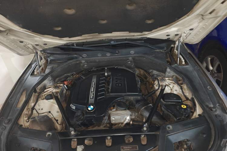 Used BMW 5 Series GT 2011 535i Elegant Edition Engine Bay