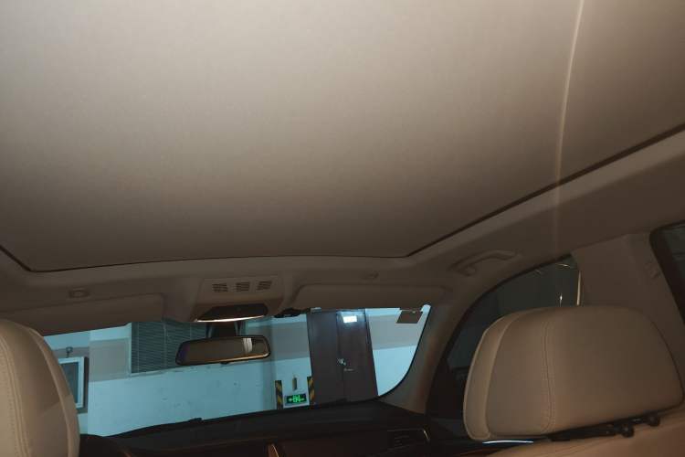 Used BMW 5 Series GT 2011 535i Elegant Edition Headliner