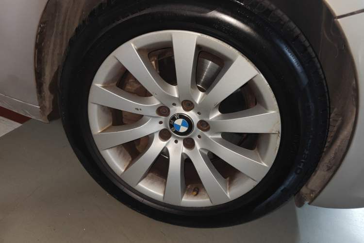 Used BMW 5 Series GT 2011 535i Elegant Edition Right Front Wheel Hub