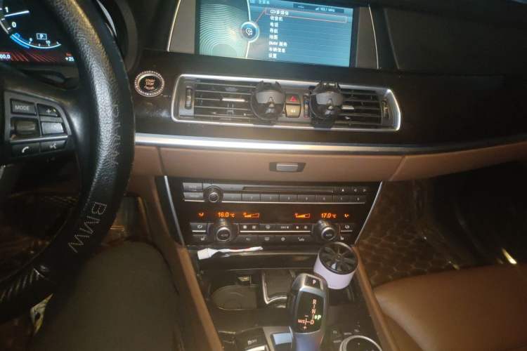 Used BMW 5 Series GT 2011 535i Elegant Edition Audio And AC Panel